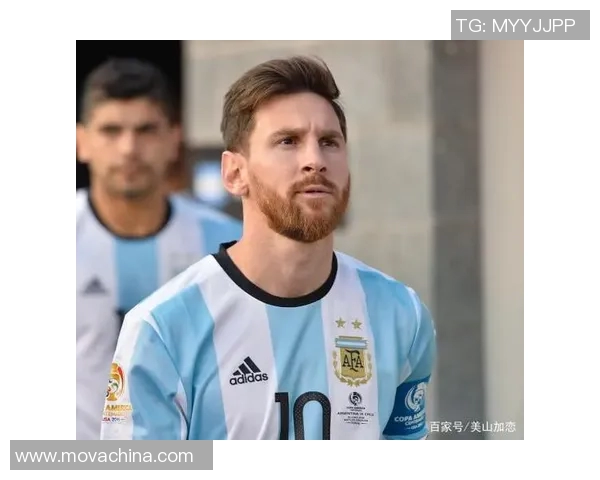 足球明星与女性魅力对比展现各自风采与个性之美