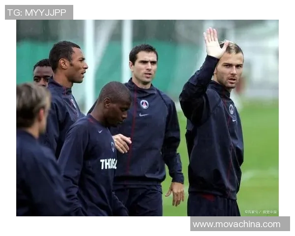 足球明星与教练之间的恩怨情仇揭示了职业生涯中的权力斗争与情感纠葛