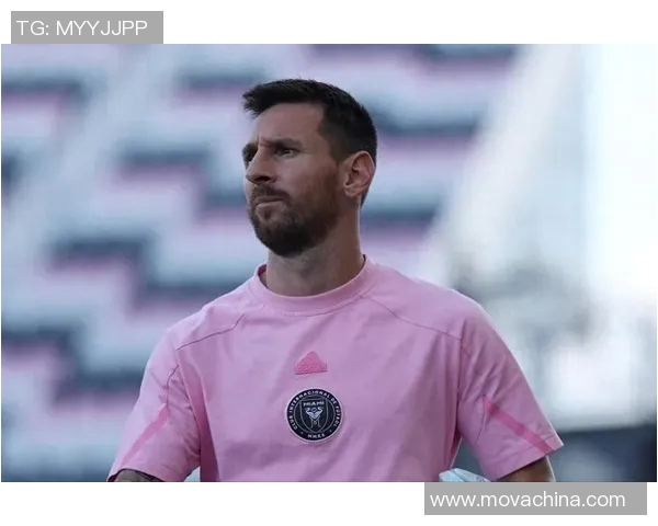 足球明星之子展现天赋踢球技艺超凡引发热议